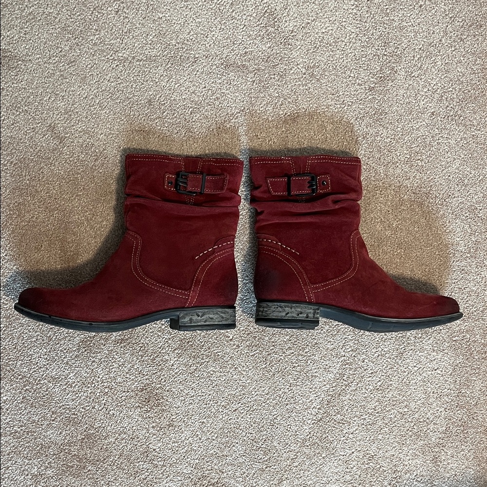 Earth Women's Burgundy Suede Boots - Picture 2 of 5